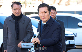 [포토] 헌법재판소 출석하며 발언하는 정청래 위원장