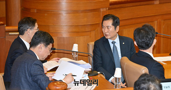 [포토] 국무총리 탄핵심판 출석한 국회 측 변호인단 