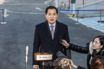 [포토] 탄핵심판 참관하는 박대출 의원