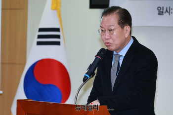 [포토] 대안교육기관 발전 토론회서 축사하는 권영세 비대위원장