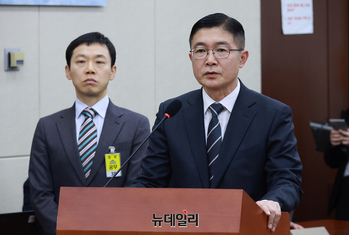 [포토] 답변하는 양재응 국방부 국회협력단장