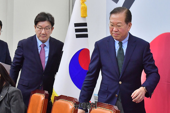 [포토] 비대위 참석하는 권영세·권성동