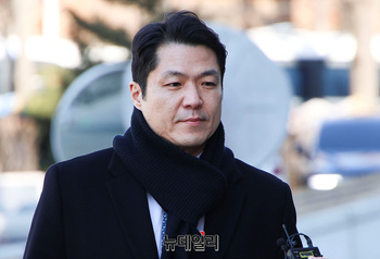 [포토] 심판정 향하는 최재훈 반부패수사2부장