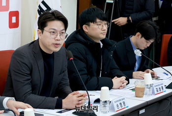 [포토] 발언하는 손영광 연금개혁 청년행동 공동대표