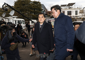 [포토] 탄핵심판 참관 온 박대출 의원