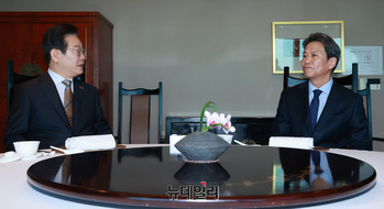 [포토] 회동 갖는 이재명 대표와 임종석 전 대통령 비서실장