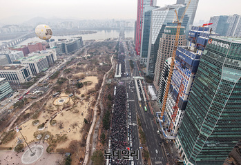 [포토] 여의도서 울려퍼지는 '탄핵 반대' 목소리 