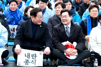 [포토] 대화 나누는 이재명·박찬대