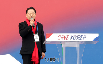 [포토] 탄핵 반대 외치는 장동혁 국민의힘 의원