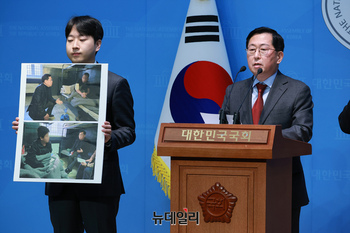 [포토] 우크라 '북한군' 포로 만나고 온 유용원 국민의힘 의원