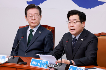 [포토] 발언하는 박찬대 더불어민주당 원내대표