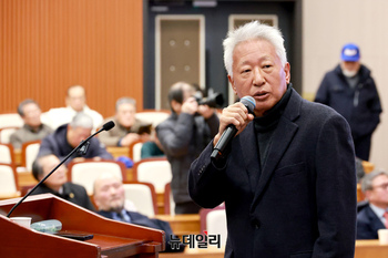 [포토] '이승만은 과연 친일인가?' 주제로 강연하는 류석춘 교수