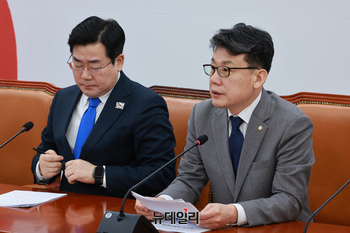 [포토] 발언하는 진성준 더불어민주당 정책위의장