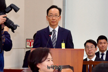 [포토] 인사말 하는 김대웅 중앙선거관리위원회 위원 후보자