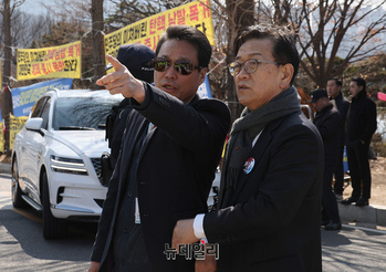 [포토] 서울구치소 찾은 석동현 변호사