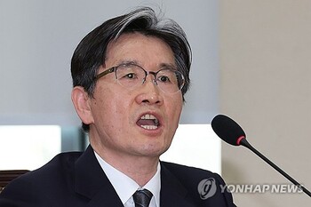 검찰 즉각 착수하라 ① 오동운 공수처장 긴급 체포 ② 불법 가담 판사·경찰·검사 수사 ③ 주모자 구속 ④ 배후세력 조사처벌 ⑤ 통치권 찬탈 내란죄 수사