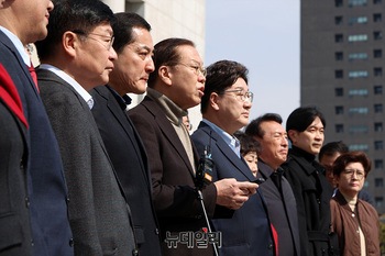 [포토] 비상의총서 발언하는 권영세 비대위원장 