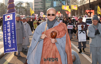 [포토] 헌법재판소 향하는 성호스님