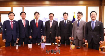 [포토] 국정협의회서 만난 우원식 의장과 여야 원내대표