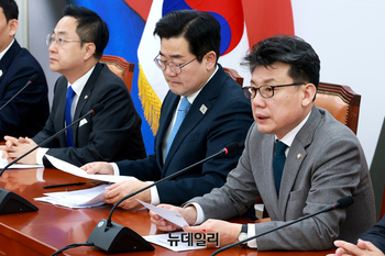 [포토] 발언하는 진성준 더불어민주당 정책위의장