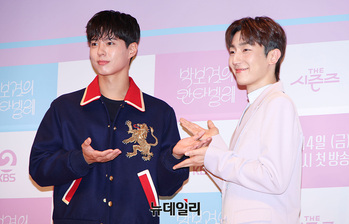 [포토] 박보검-정동환 '일곱 번째 시즌즈 기대하세요'