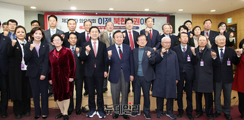 [포토] 제300차 맞은 화요집회 '이젠 북한인권이다'