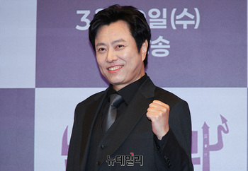 [영상] 빌런의나라 서현철 '주먹 불끈'