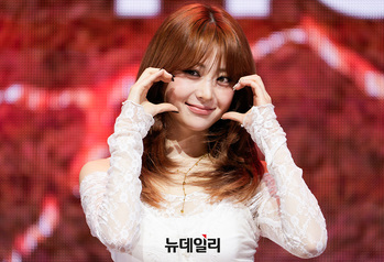 [포토] 르세라핌 허윤진 '핫 걸'