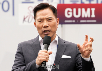 [포토] 세이브코리아 비상기도회서 발언하는 손현보 목사 