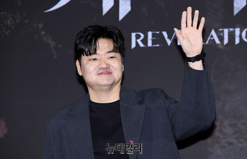 [영상] 계시록 신민재 '반갑게 손인사'