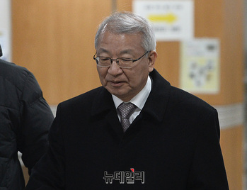 양승태 떠올린 尹 대통령 … '우리법'이 지시하고 '인권법'이 만든 세상에서 '동병상련'