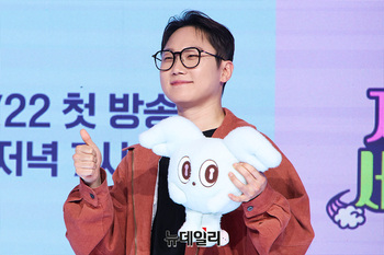 [영상] 지구마불세계여행3 빠니보틀 '마스코트와 함께' 