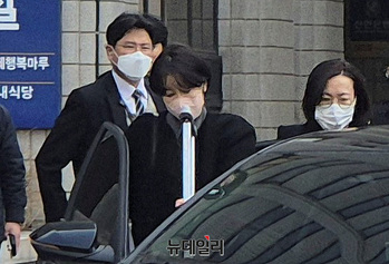 [포토] '음주운전·불법 숙박업' 공판 마친 문다혜씨