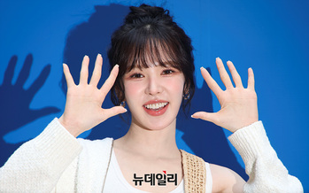 [영상] 레드벨벳 웬디 '반가운 손인사'