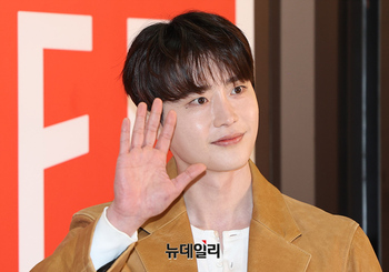 [영상] 이종석, 감탄사 터뜨리는 입장