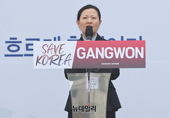 [영상] 탄핵반대 국가비상기도회 연사로 나선 이은혜 의대교수