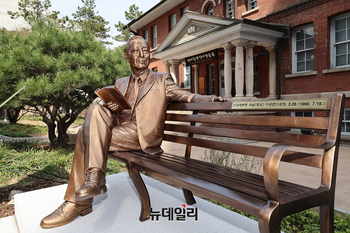 [포토] 건국대통령 우남 이승만 동상 제막식