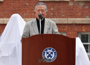[포토] 축사하는 신철식 우호문화재단 이사장