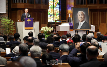 [포토] 강정애 장관 축사 대독하는 전종호 서울지방보훈청장