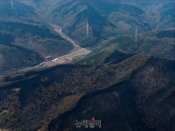 [포토] 경북 덮친 '역대 최악' 산불...149시간 만에 완전 진압
