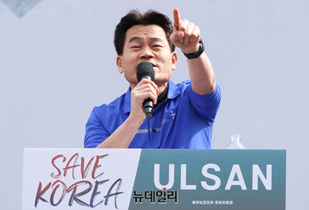 [영상] 울산 '탄핵 반대' 연설하는 전한길 한국사 일타강사 (풀버전)