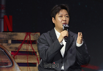[포토] 넷플릭스 악연 소개하는 이일형 감독