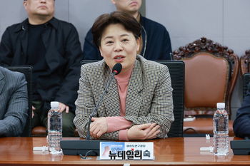 [포토] 인사말 하는 윤희숙 여의도연구원장