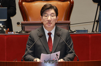 [포토] 의총서 발언하는 권성동 국민의힘 원내대표