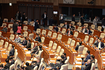 [포토] 마은혁 임명 촉구 결의안 상정에 떠나는 국민의힘