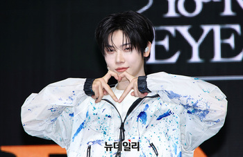 [영상] 클로즈유어아이즈 장여준 '마음 담은 하트'