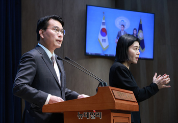 [포토] 尹 대통련 탄핵심판 관련 회견 갖는 윤상현 의원