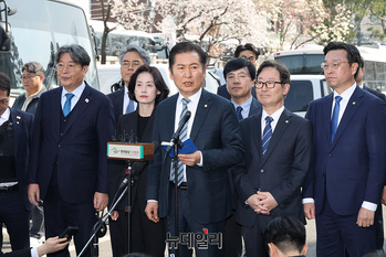 [포토] 입장 밝히는 정청래 탄핵소추단장 