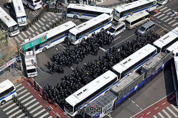 [포토] 방호복 착용한 경찰 기동대 