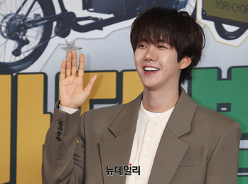 [영상] 길바닥 밥장사 황광희 '길바닥 프로 수발러'